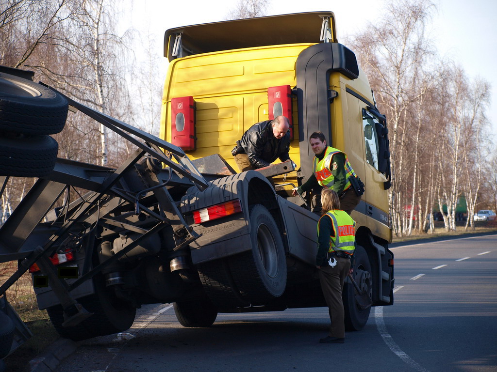 LKW verliert Container Koeln Niehler Ei P027.JPG